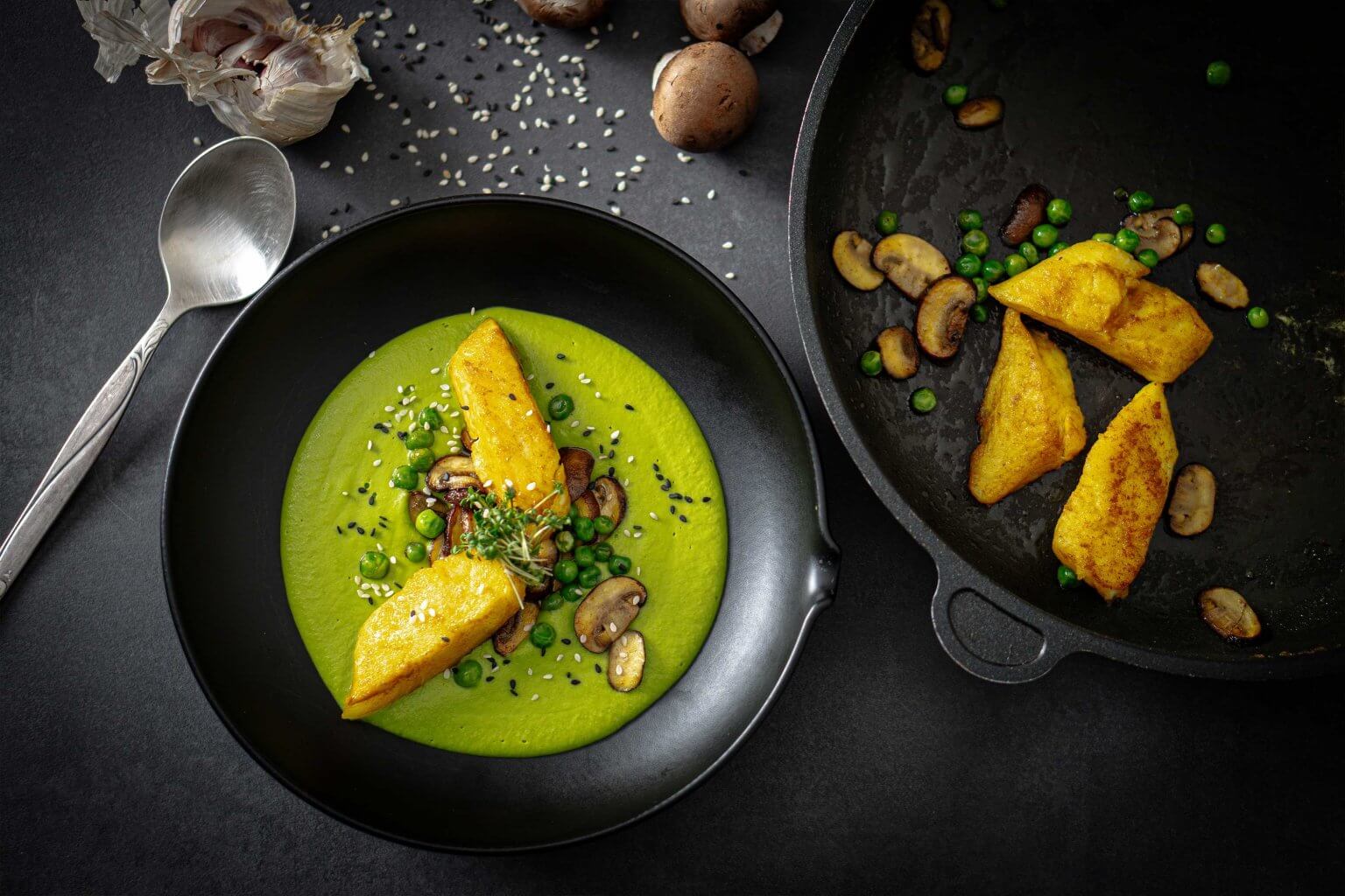 Erbsen Kokos Suppe mit mariniertem Curry Buntbarsch | Regal Springs