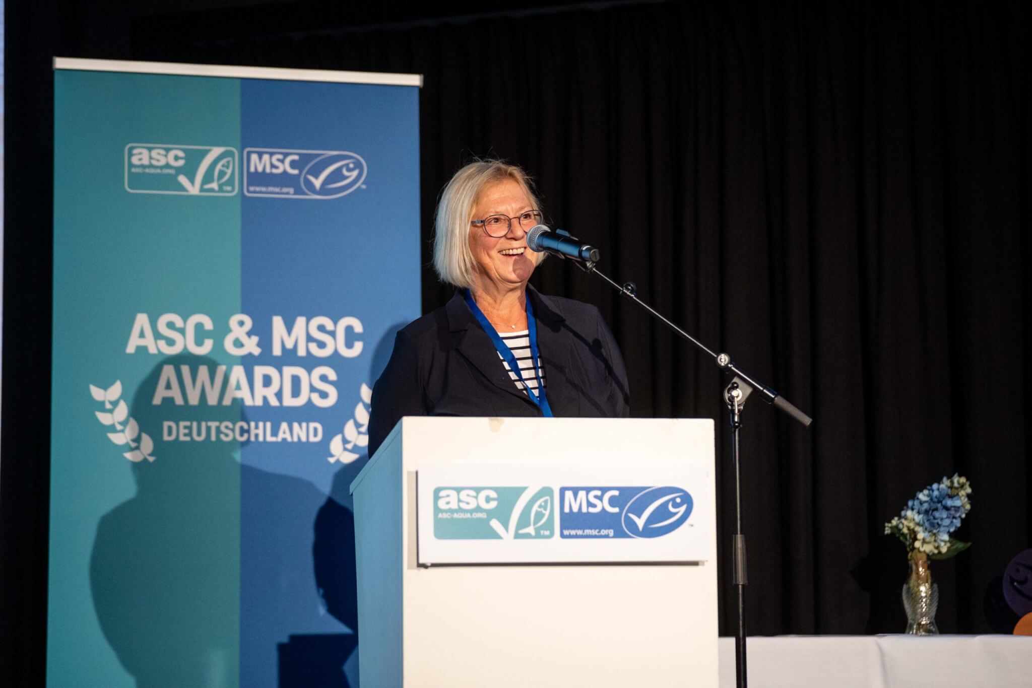 Petra Weigl Akzeptiert ASC Award für regal Springs